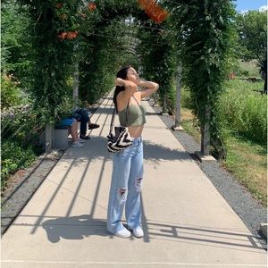 Meet your Posher, Anika